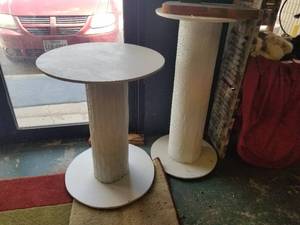 lot 18 image: Display stands