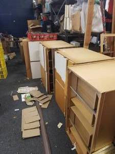 lot 142 image: Cabinets