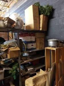 lot 153 image: Shelf lot