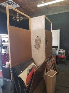 lot 198 image: Display pegboard set