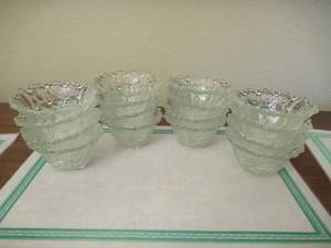 lot 16 image: GLASSWARE DESSERT DISHES 16 TOTAL