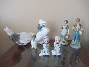 lot 31 image: 3 CERAMICS LOTS INCLUDING 3 DUCKS, YOUNG MAN AND WOMAN AND 2 SMALL GIRLS WITH PUPPY. ALL UNMARKED