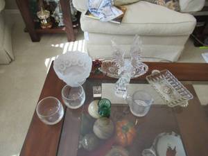 lot 45 image: GLASSWARE INCLUDING DECORATIVE ANGEL, ROSE, 2 GLASS CUPS, 2 GLASS SERVING DISHES AND 2 TOOTHPICK HOLDERS