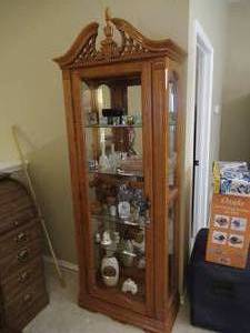 lot 57 image: SOLID OAK ADJUSTABLE DISPLAY CASE WITH LIGHT. FRONT GLASS NEEDS REPLACING 27 X 13 X 78 CONTENTS NOT INCLUDED