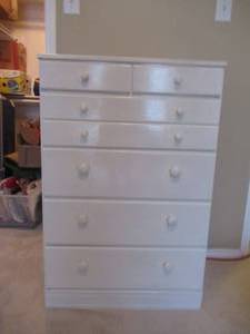 lot 60 image: VINTAGE SOLID WOOD WHITE PAINTED DRESSER 26 X 15 40