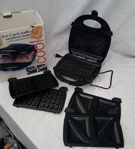 lot 169 image: Cooks 3-in-1 Grill, Waffle, Sandwich Maker
