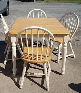 lot 151 image: Dining Table &amp Chairs