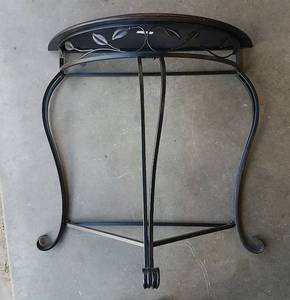 lot 178 image: Wooden-Topped Metal Side Table