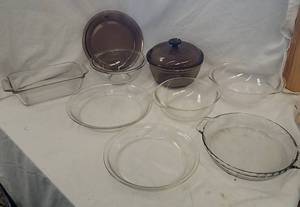 lot 198 image: Assorted Pyrex Cookware