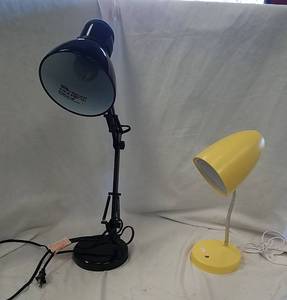 lot 235 image: 2 Desk Lamps