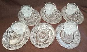 lot 263 image: Glass Snack Sets