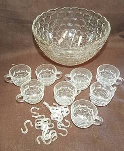 lot 276 image: Glass Punch Set