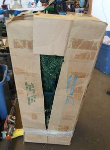 lot 292 image: American Pines� Artificial Christmas Tree