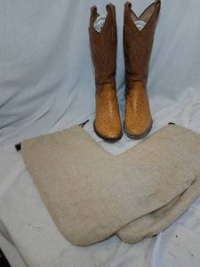 lot 322 image: Cowboy Boots
