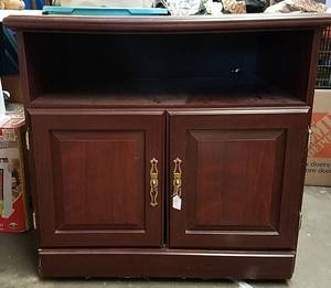 lot 323 image: Tv Stand