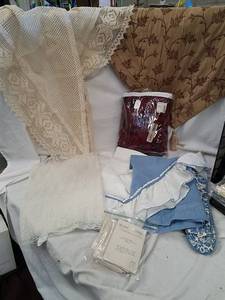 lot 326 image: Curtains, Sheers, Tie-backs, Etc.