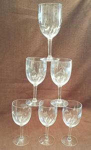lot 332 image: Set of 6 Stemware Glasses