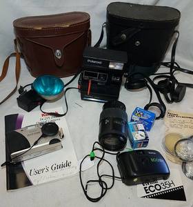 lot 334 image: Cameras