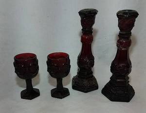 lot 340 image: Avon Cape Cod Ruby Glass Items