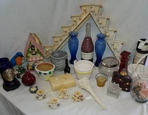 lot 388 image: Household Decor