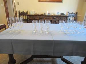 lot 23 image: MARQUIS BY WATERFORD CRYSTAL STEM WARE SET INCLUDING 9 WHITE WINE GLASSES, 6 BEER GLASSES AND 4 CHAMPAGNE GLASSES