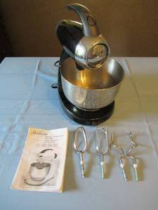lot 36 image: SUNBEAM HERITAGE SERIES STAND MIXER WITH ATTACHMENTS
