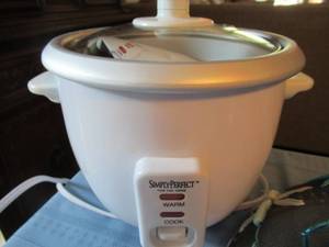 lot 40 image: SIMPLY PERFECT 3 CUP RICE COOKER (UNUSED), FLY COVER WITH DRAGONFLIES FOR OUTDOOR SETTINGS AND VARIOUS OTHER SERVING TRAYS