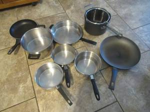 lot 43 image: STAINLESS STEEL COOKWARE AND MORE BY VARIOUS MAKERS
