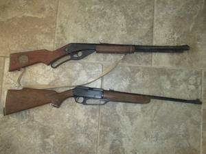 lot 84 image: VINTAGE 1938 DAISY RED RIDER BB GUN AND DAISY MODEL 880 BB OR PELLET GUN