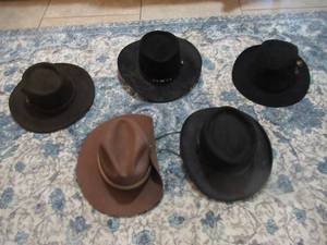 lot 98 image: WOMENS FASHION HATS INCLUDING BAILLEY, GANDER MOUNTAIN, SCALA, SHEPLERS AND BRONER ALL SIZED 7-7 14