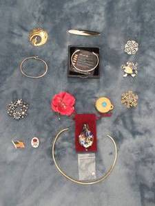 lot 122 image: VINTAGE MURANO GLASS BROOCH, MOOHAM BRACELET, PLATED GOLD NECKLACE, GEM CASE, CUBIC ZERONIA AND MORE