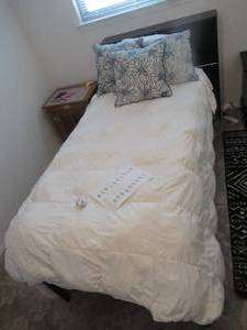 lot 156 image: TWIN BED AND FRAME MATCHES LOT 157