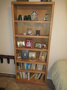 lot 225 image: SOLID OAK 6 SHELF ADJUSTABLE BOOKCASE 30 X 10 X 72 ONLY THE BOOKS ON THE BOTTOM TWO SHELVES ARE INCLUDED