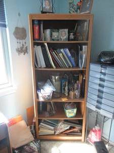 lot 172 image: SOLID WOOD ADJUSTABLE BOOKCASE 30 X 16 X 72. CONTENTS NOT INCLUDED