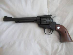lot 3 image: RUGER SINGLE-SIX .22 CALIBER SINGLE ACTION REVOVLER WITH EXTRA CYLINDER IN ORIGINAL BOX