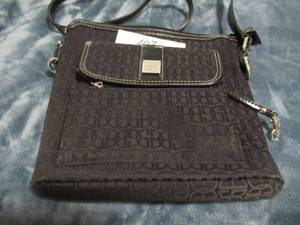lot 107 image: GIANI BERNINI EMBOSSED CROSSBODY SHOULDER BAG