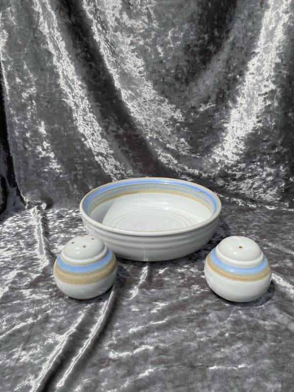 lot 193 image: Nortake Stoneware Serving bowl and Salt and Pepper Shakers