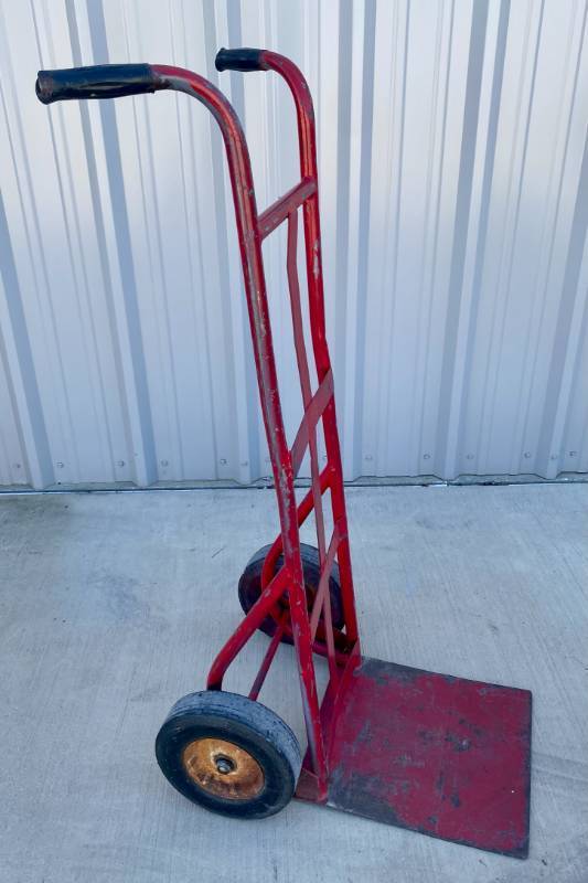 lot 102 image: Hand truck with 16 Blade