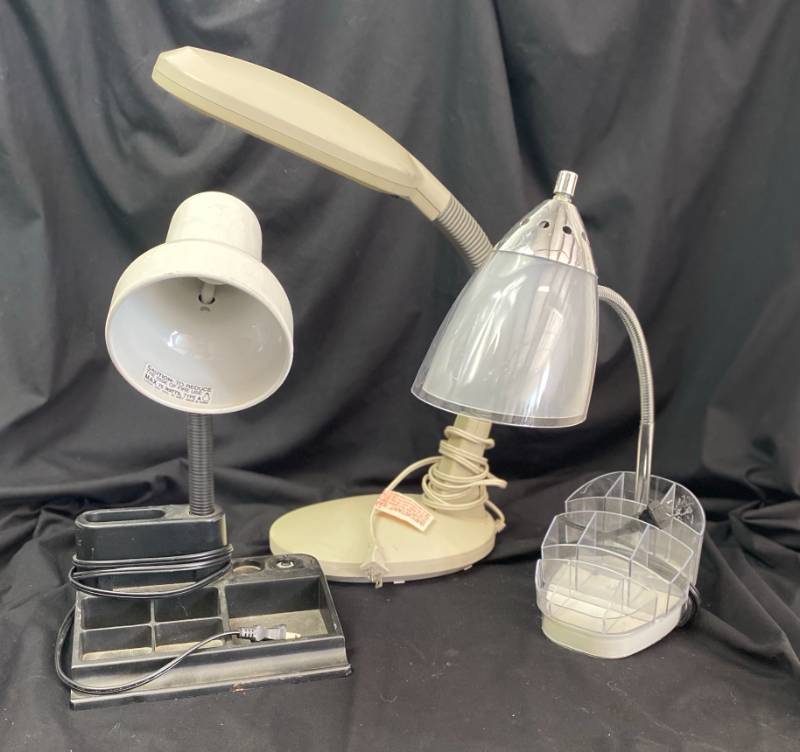 lot 12 image: Desk Lamps