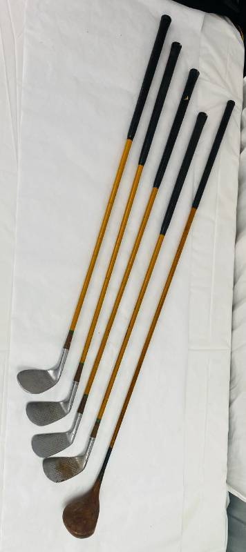 lot 15 image: Vintage Spalding Irons, right handed wood shaft driver #1