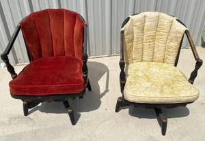 lot 154 image: 2 Vintage Barrel Chairs