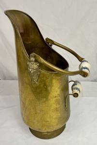 lot 81 image: Brass Coal Scuttle