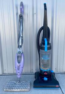 lot 82 image: Bissell Vacuum Cleaner model 1700R Shark Professional mopdust Steam Cleaner