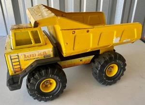 lot 105 image: Tonka Turbo Diesel Dump Truck
