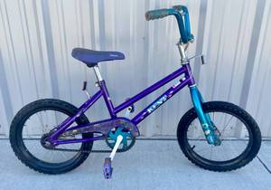 lot 180 image: Kids Bike