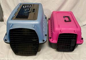 lot 184 image: 2 Pet Carriers