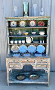 lot 20 image: Farmhouse Hutch, 2 pieces Items in pictures included