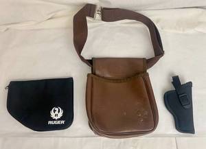 lot 52 image: Leather Waist Shooting Ammo Bag