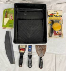 lot 111 image: Various Painting Supplies
