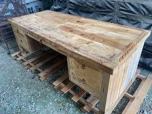 lot 127 image: Large Oak Wooden Desk made from old Wagon Wheel